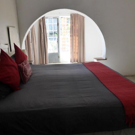 Orange Elephant Backpackers Hostel Адо Екстериор снимка